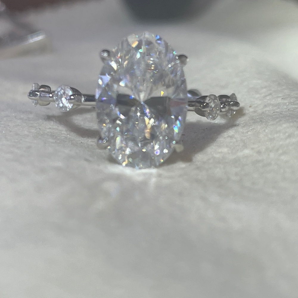 The Mila Ring - 4.5ct Oval Moissanite Ring - Picture 14 of 16